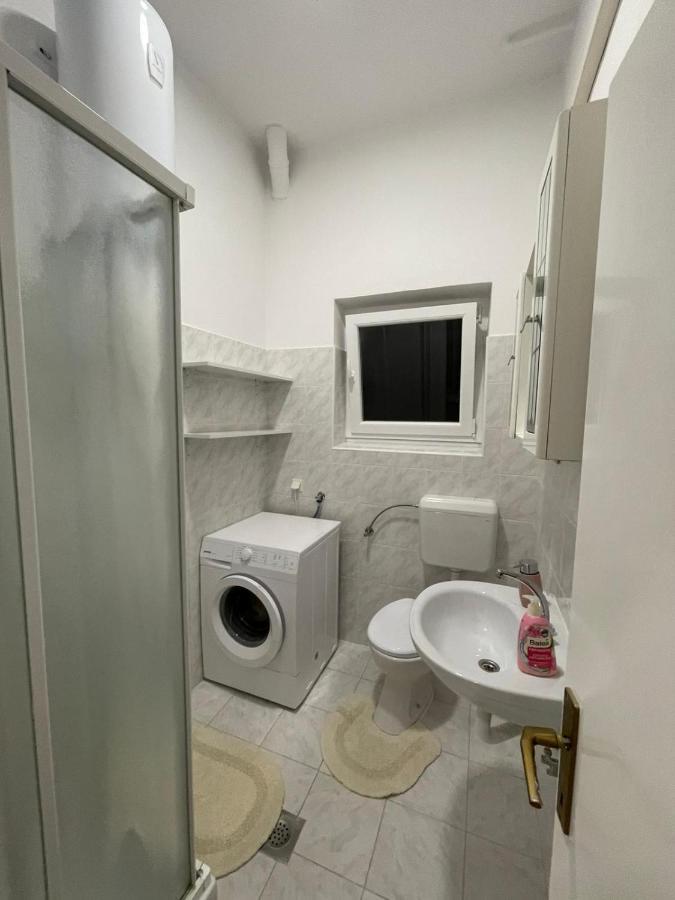 Holiday House Fila Turanj Εξωτερικό φωτογραφία